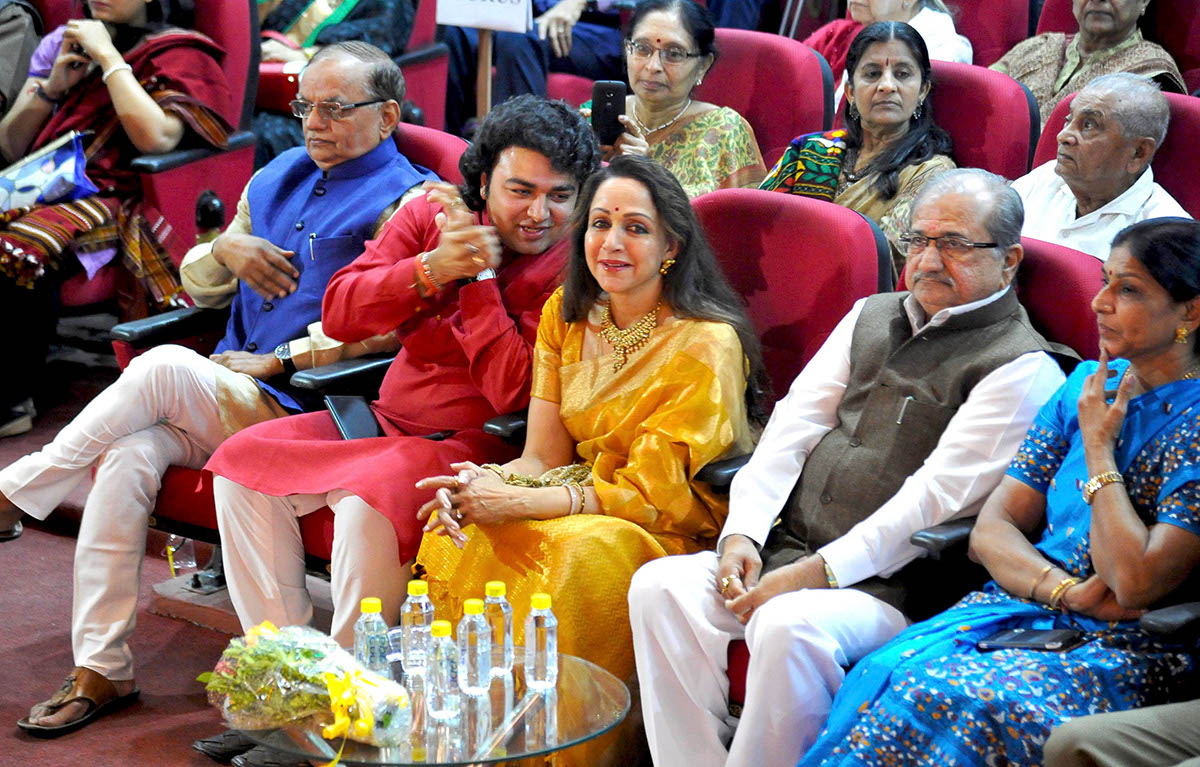 Hema Malini Rupak Mehta Launch 2